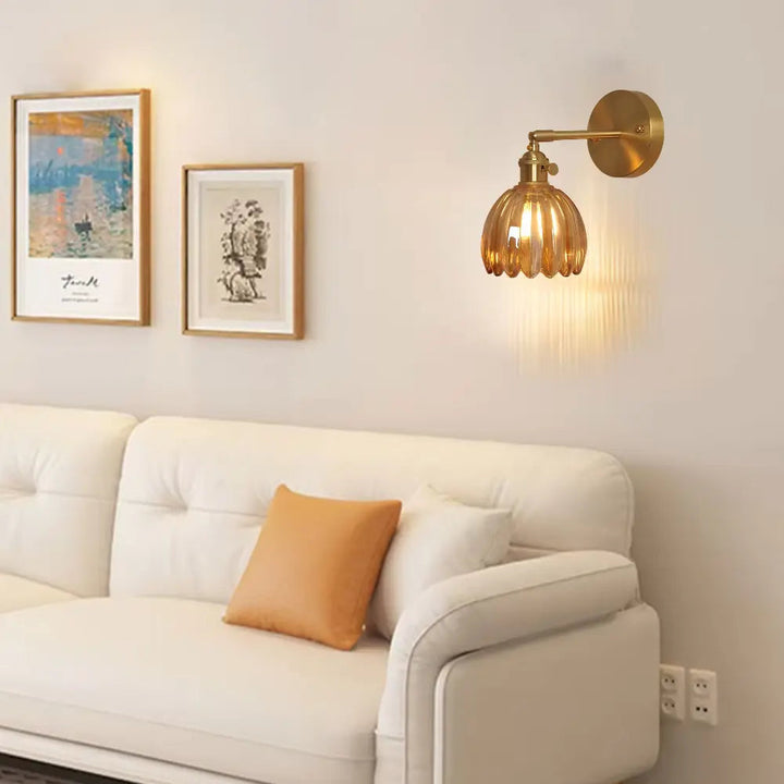 Skanto | GlowForge - Stilig Vegglampe med Metallisk Finish
