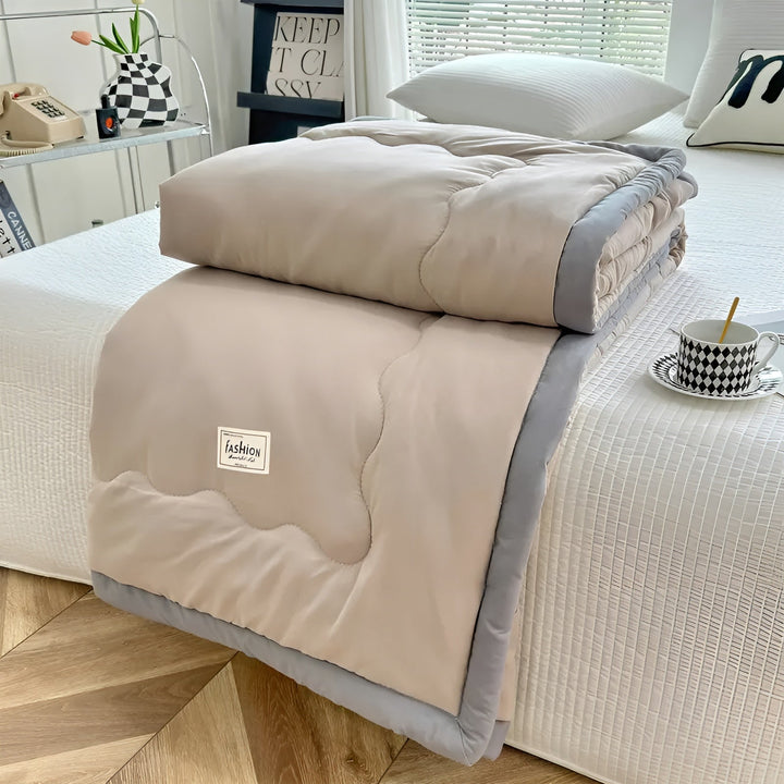 Lett sommerteppe – pustende og allsidig | For sofa, seng og reise
