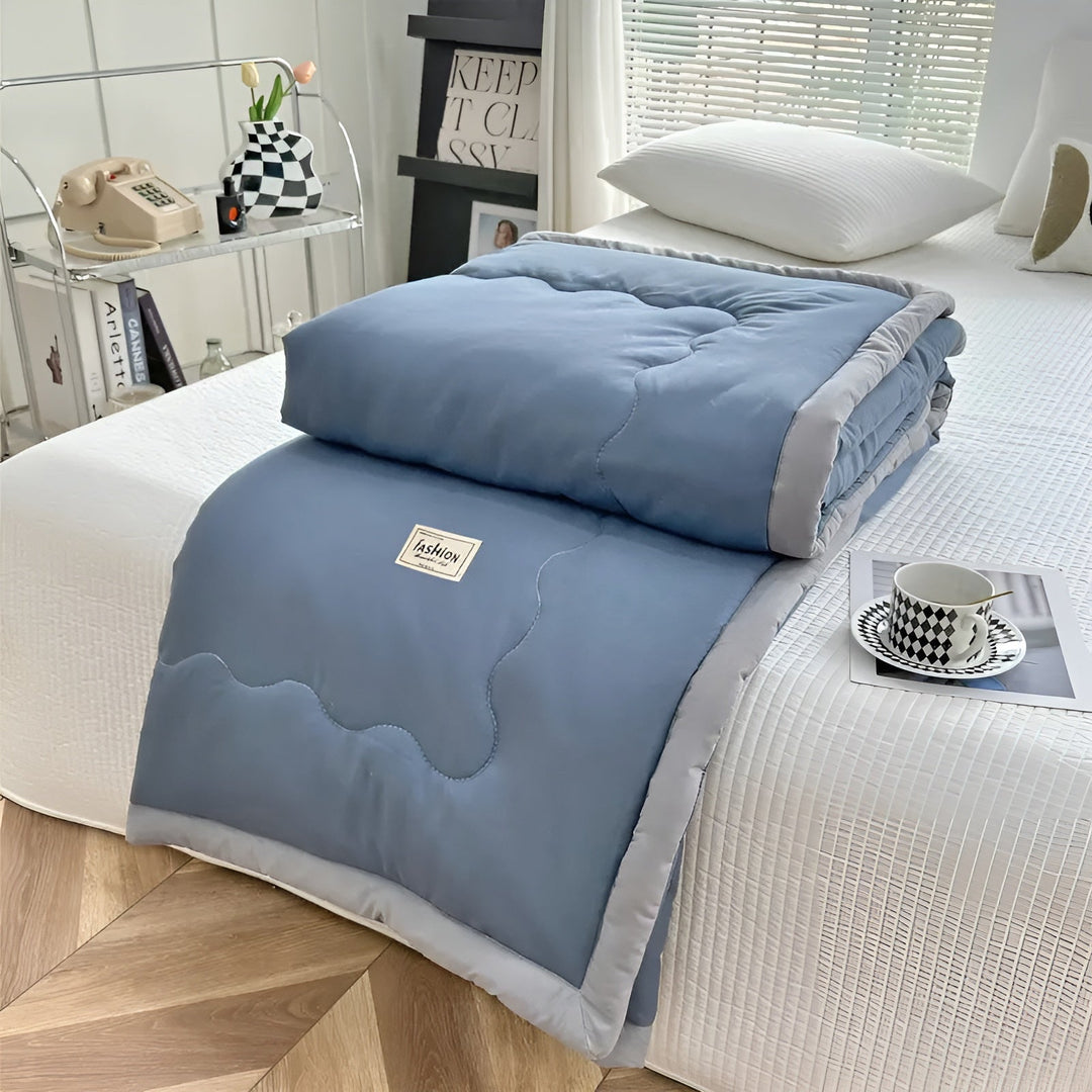 Lett sommerteppe – pustende og allsidig | For sofa, seng og reise