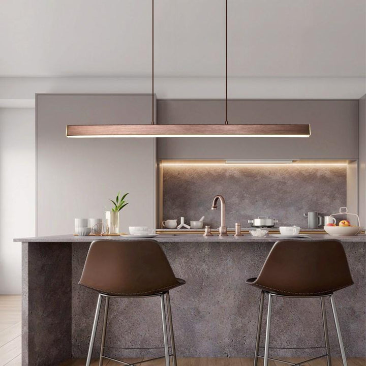 Skanto | Moderne LED Taklampe – Industriell Stil med Skinndetaljer
