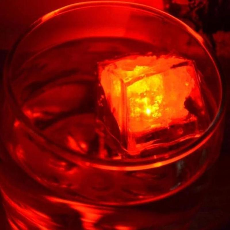 Fargerike vannaktiverte LED-isbiter | Skanto
