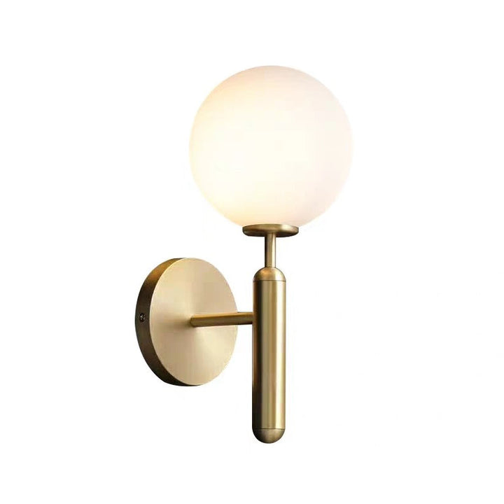Milky Glass Ball Veggelys Moderne 1 Hode Messing Veggmontert Lysarmatur med Metall Blyantarm | Skanto