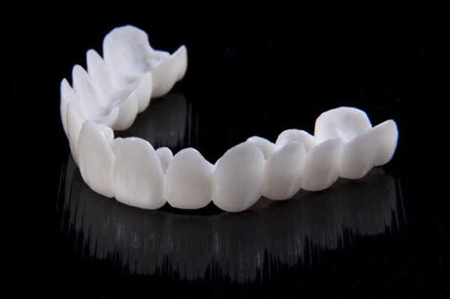 Smile Lens – Justerbar hvit tannprotese for umiddelbar smilkorreksjon | Skanto