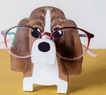 Skanto | 🦉Brillestativ i tre med dyr👓