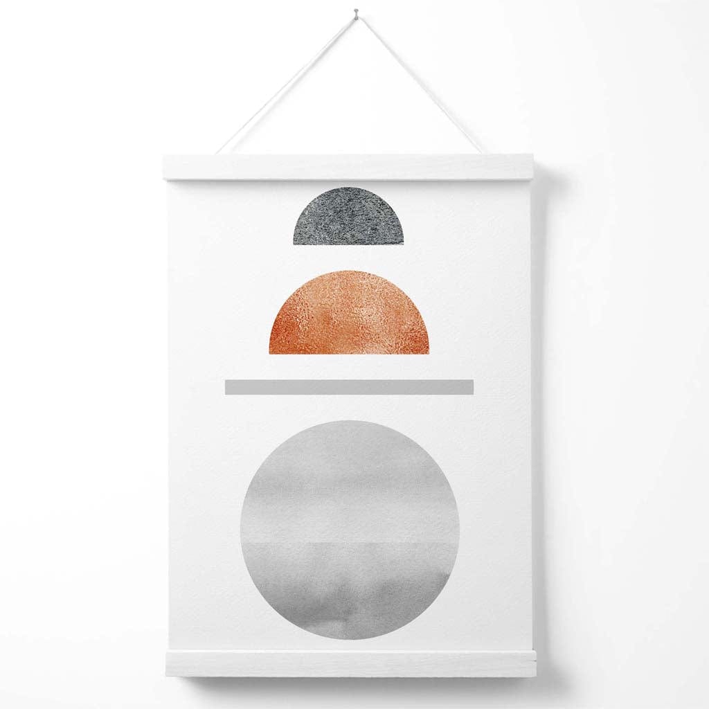Halvmåneplakat i midten av århundret-stil i kobber og grått med geometrisk mønster og oppheng