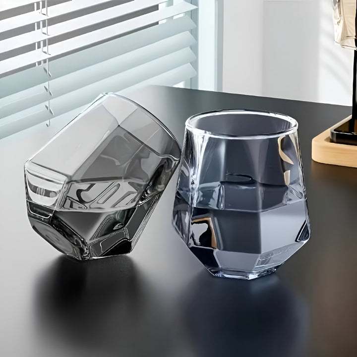 Gjennomsiktig glass, sett med 4 deler – Stilig og dekorativt design | 300 ml glass for vann, juice og te
