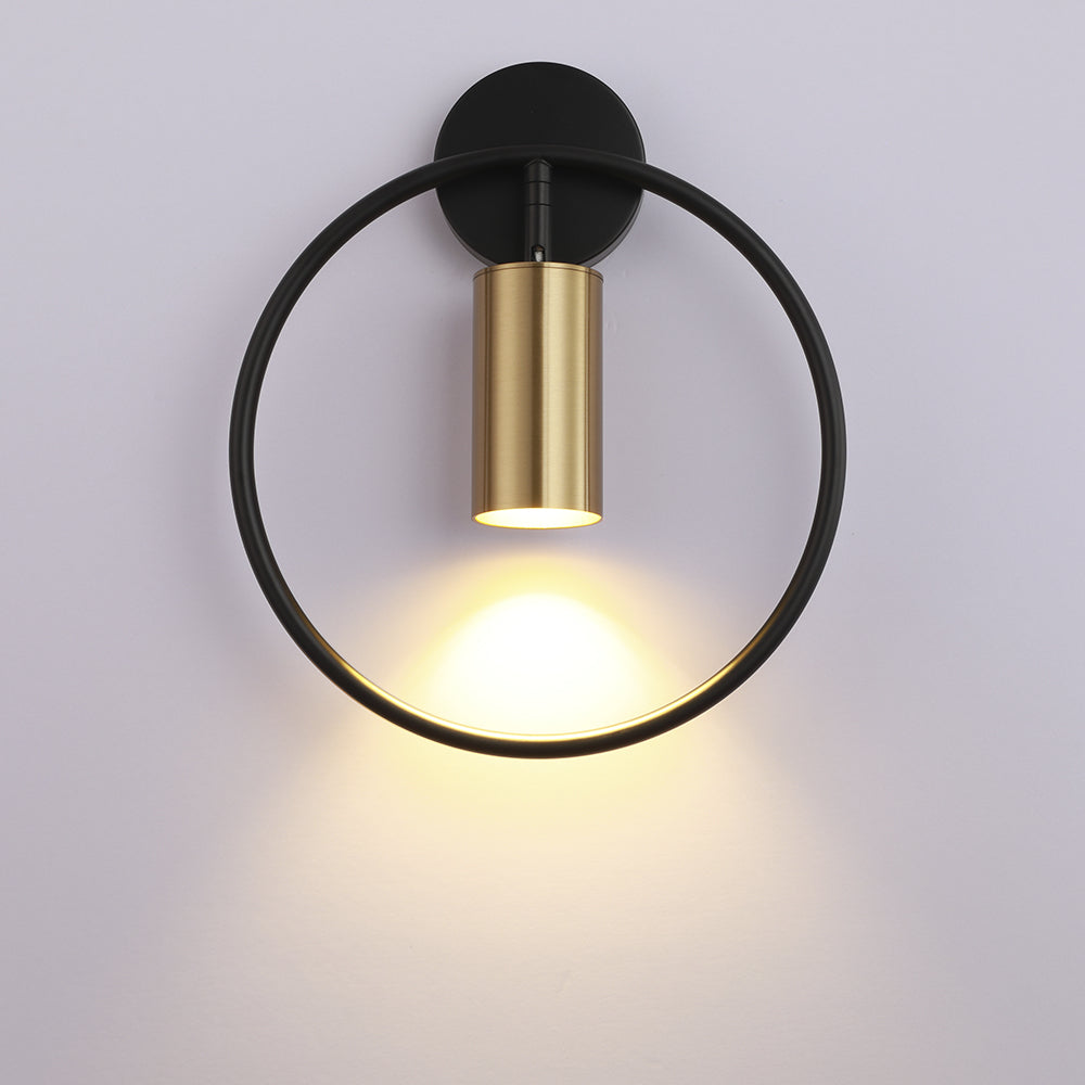 FlammeLuxe – Elegant Gull Vegglampe for Ambient Belysning Skanto