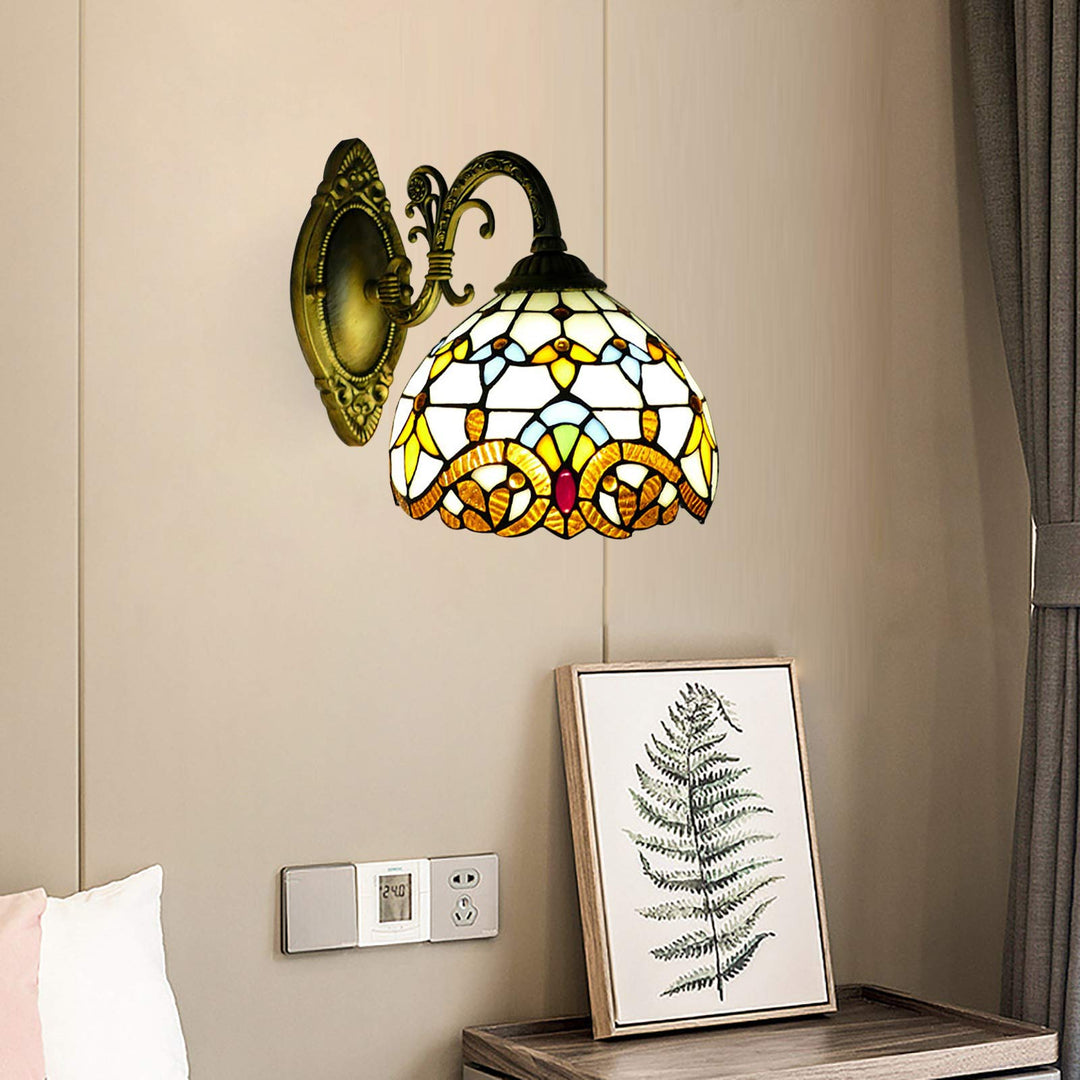 Retro lampeskjerm laget av farget glass | Skanto