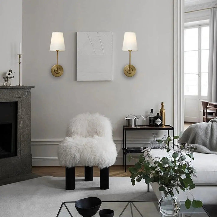Skanto | LoomGlow – Moderne Vegglampe med Vevd Metall og Mykt Stoff