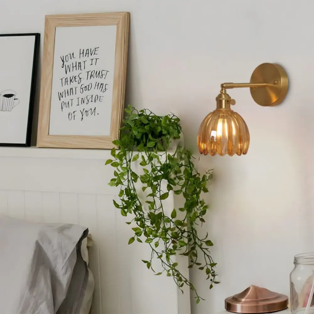 Skanto | GlowForge - Stilig Vegglampe med Metallisk Finish