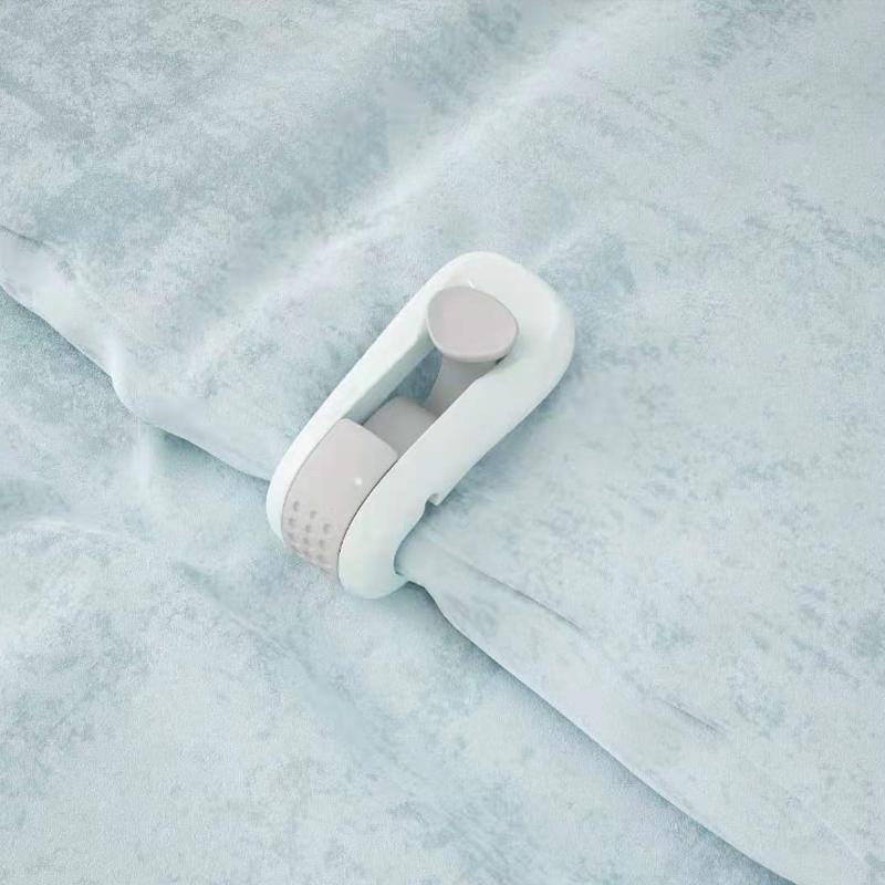 Skanto | Quilt Holder Duvet Clip