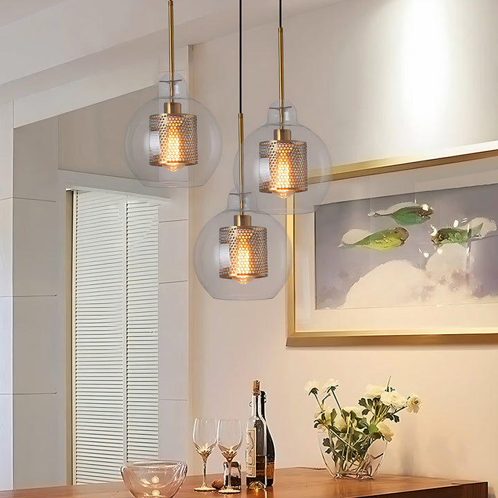 Vintage industriell pendellampe med rund glass og gull – LED pendellampe for spisestue og stue | Skanto