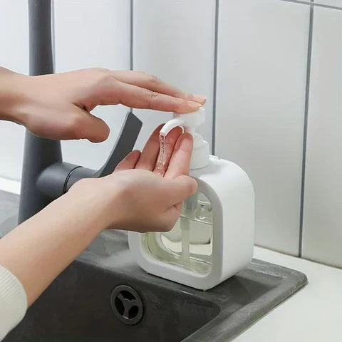 SkandiPure Såpedispenser – Minimalistisk Nordisk Design for Moderne Roma