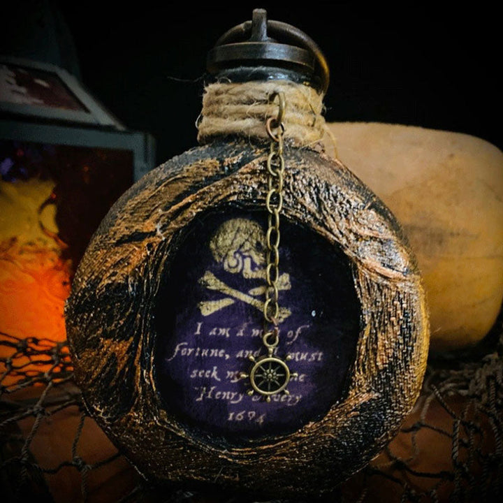 Skull Pirate Rum Flaske laget av harpiks | Skanto