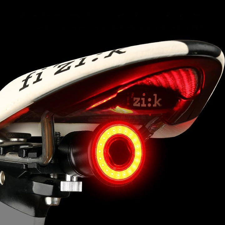 VeloSafe Slim – USB-oppladbart intelligent sykkel baklys med bremsesensor | Skanto