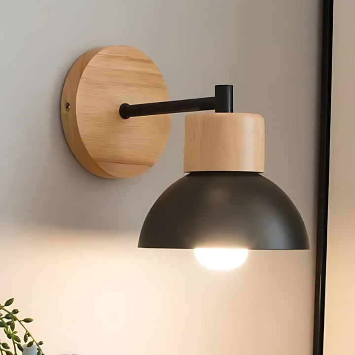 Skanto | Stilfull vegglampe laget av tre for et harmonisk hjem
