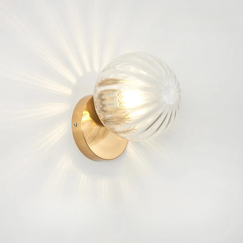 GleamGold - Luksus Gull Vegglampe med Glass Skanto