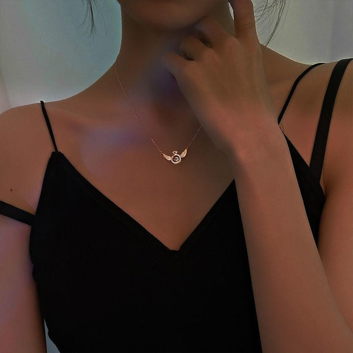 Skanto | Engelving Rhinestone Halskjede