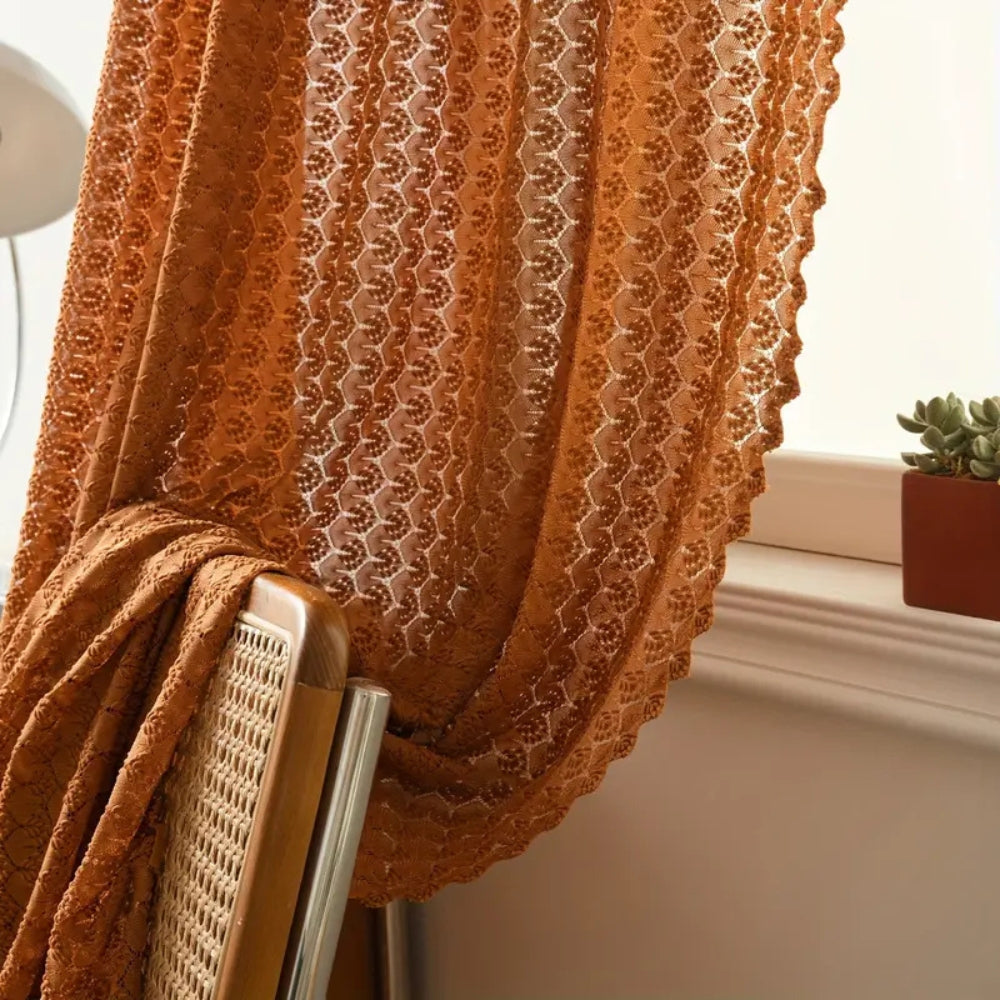 Skanto | Amber Glow Boho Crocheted Gardinpanel