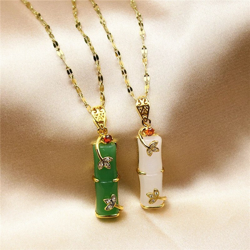 Spirituell Jade Amulett Nese | Et Blånende Smykke med Betydning Skanto