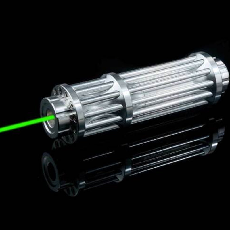 Skanto | Høyytelses Laser Lommelykt – Kraftig & Justerbar Stråle