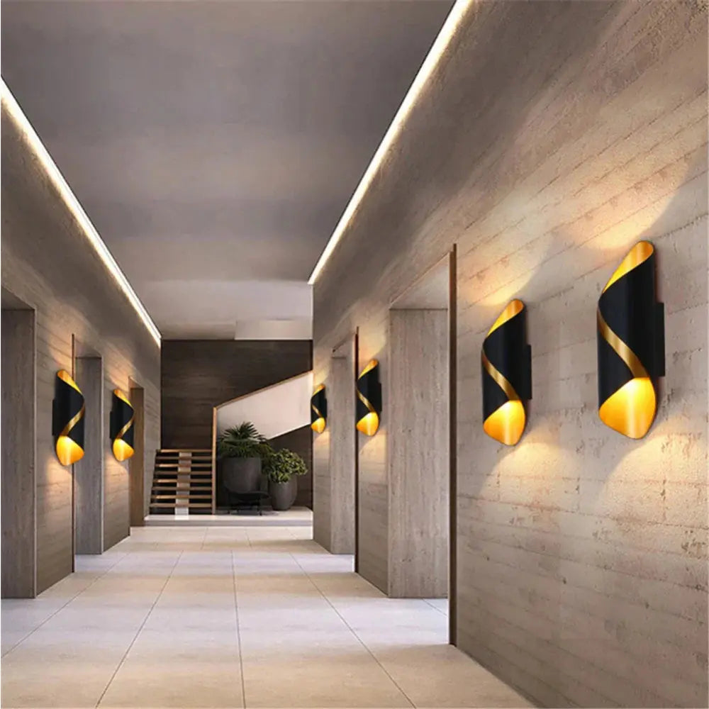 Skanto | VividAura – Elegant LED Vegglampe for Stilige Uteområder