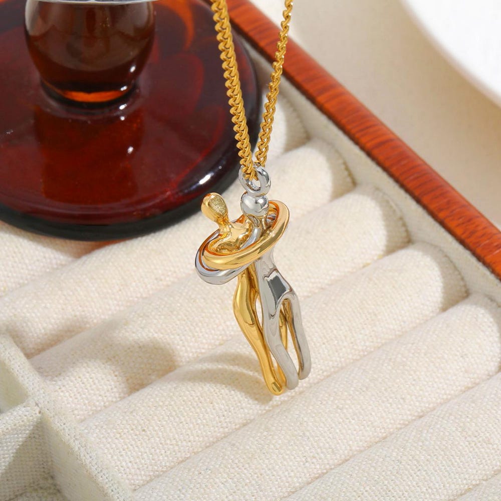 Skanto | Bonding Hug Necklace