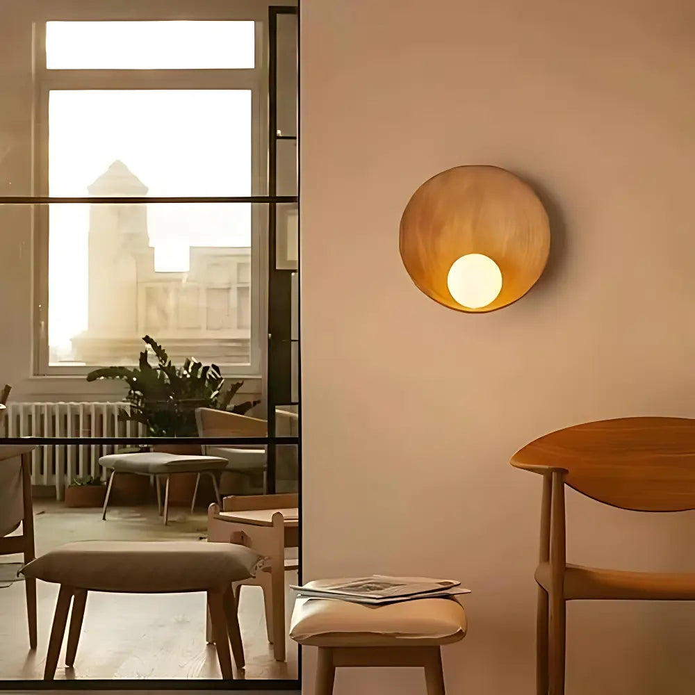 Skanto | RadiantForm - Elegant og Stilren Vegglampe