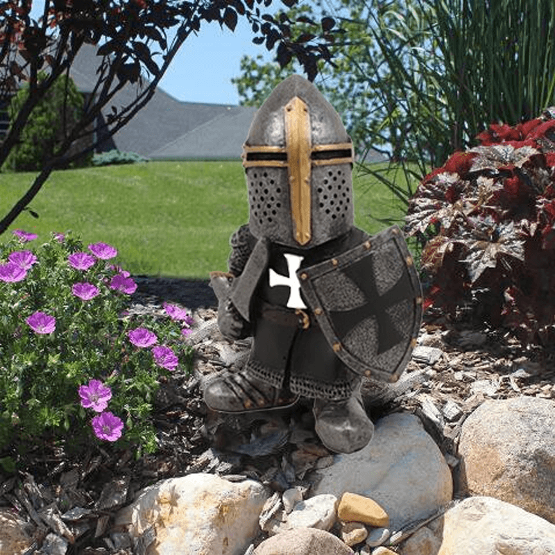 Little Knight Garden Guardian | Skanto