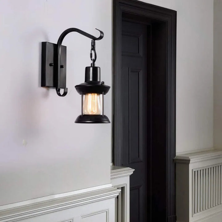 Skanto | Vegglampe med vintage glasskjermdesign