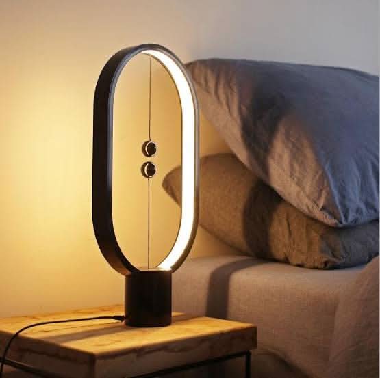 Skanto | Tre LED-bordlampe med magnetbryter