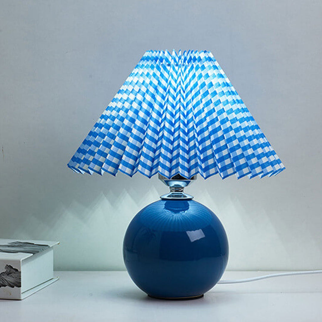 Skanto | Nordisk minimalistisk 1-lampe bordlampe laget av keramikk med folder
