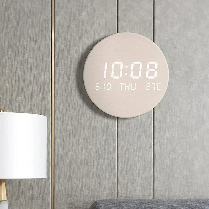 Skanto | LED Treveggklokke med Temperaturvisning, Stille Nordic Stil