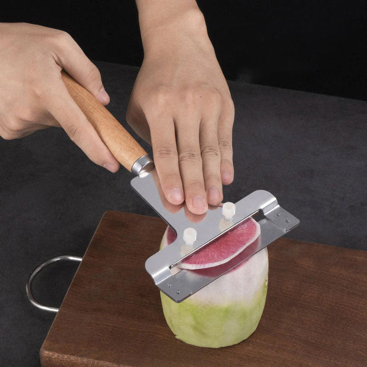 Skanto | PrepMate – Enkel peeling, kutting og rivning kombinert i et enkelt verktøy