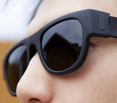 Skanto | Slapp og Fold Polaroid Solbrille - Svart