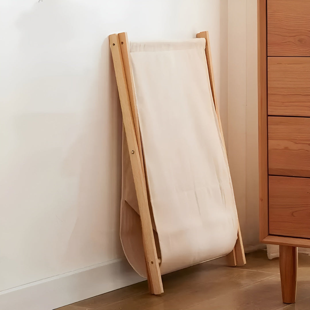Brettbar kleskurv laget av tre – Robust tresdesign | Dekorativ og funksjonell | Skanto