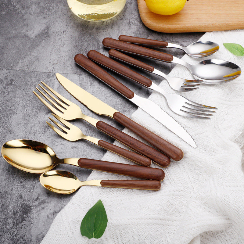Skanto | Stål Flatware Set med Trehåndtak