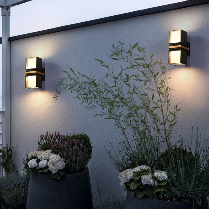Skanto | Designer LED Vegglampe Justerbar og Moderne Hagebelysning