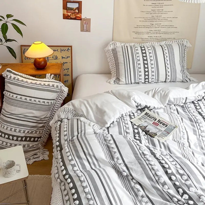 Skanto | Myk Stripe og Frynse Duvet Sett | 3stk