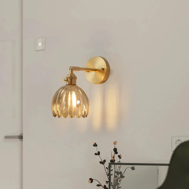 Skanto | GlowForge - Stilig Vegglampe med Metallisk Finish