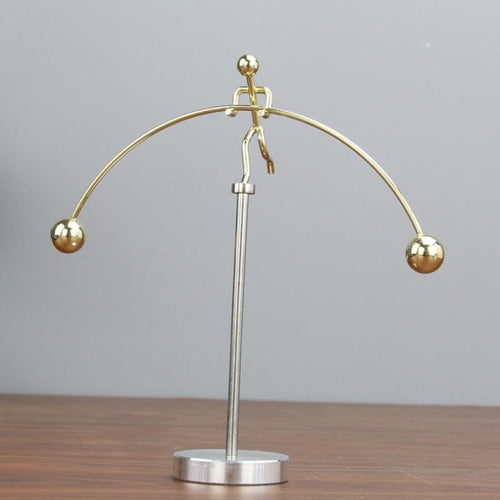 Jern Roterende Balanserende Mann Pendel Ornament for Meditasjon, Underholdning, Deor | Skanto