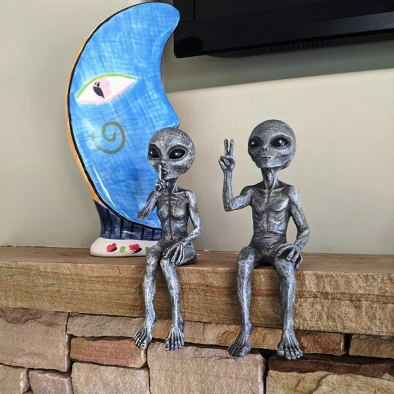 Alien Garden Statue | Skanto