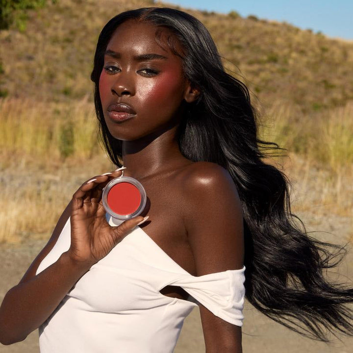 Skanto | Glitrende hudtone rouge