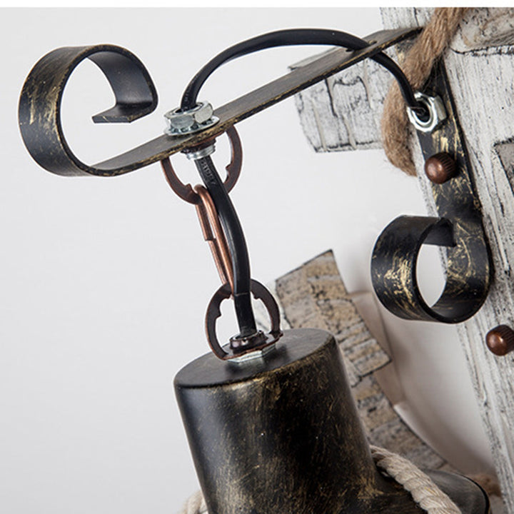 Skanto | Rustikk Tre Anker Vegglampe med Lantern