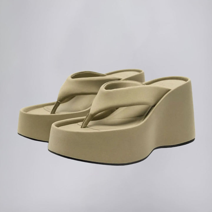 Polstrede flip-flops med sklisikre såler