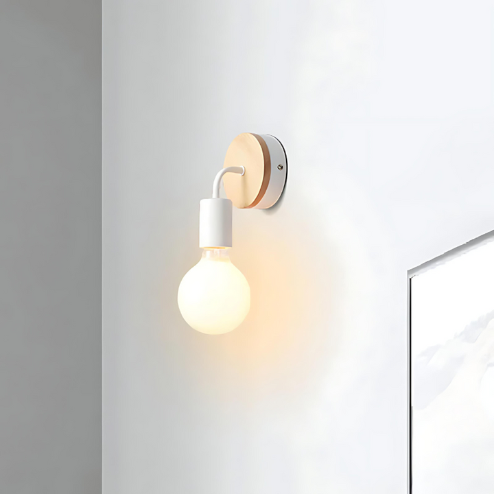 Nordisk vegglampe med lyspære - Tidøs belysning | Skanto