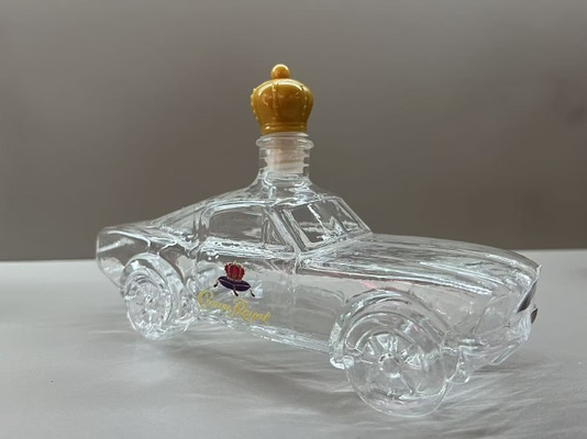 Whisky-karaffel i Mustang-form