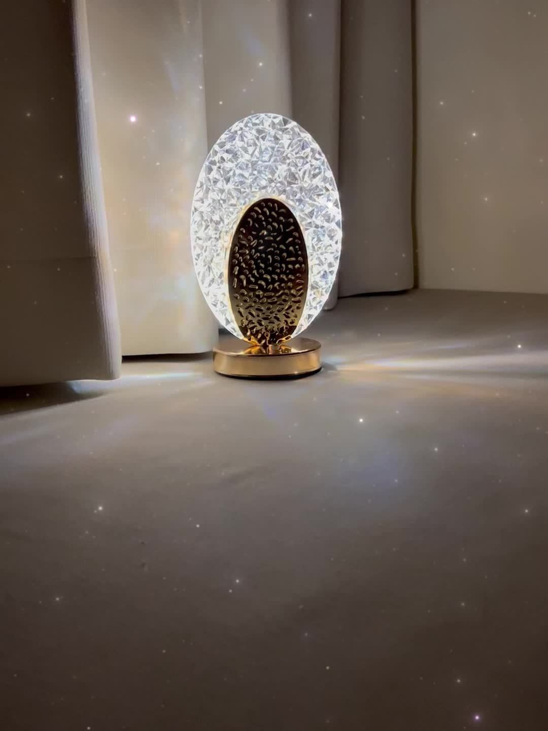 FeatherLamp - USB berøringsbordlampe med unikt fjærdesign Skanto