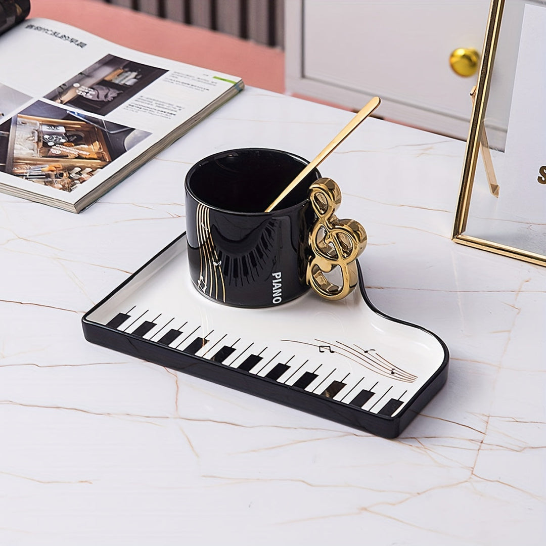 Skanto | Pianissimo smak – elegant kopp og brett sett for musikkelskere