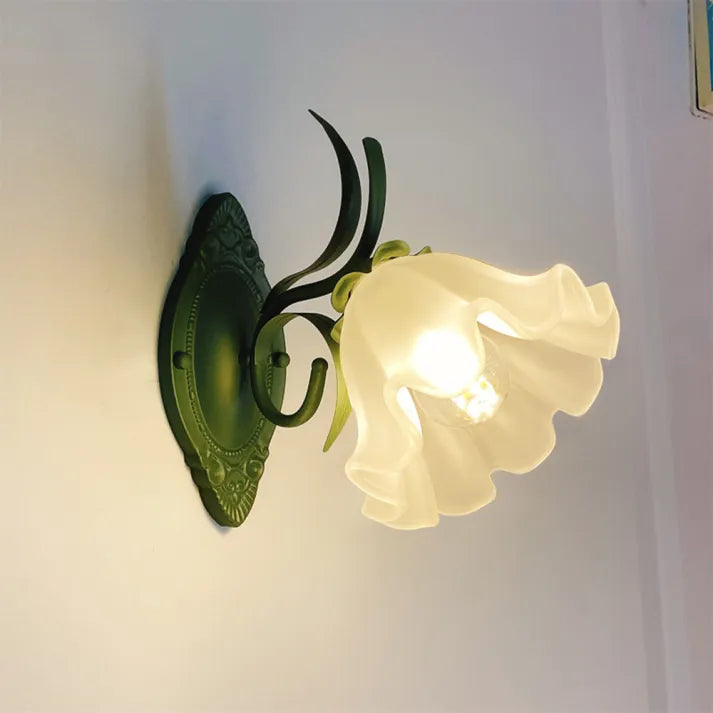 Skanto | Stylish LED Vegglampe med Blomstermønster Kombinasjon av Natur og Eleganse